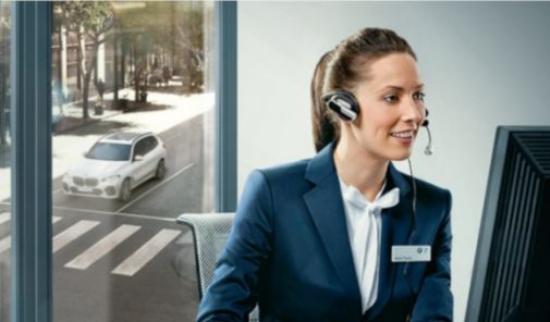 Serviceassistentin in einem BMW Call Center